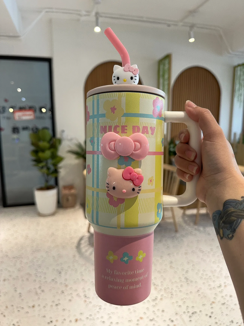 Copo Térmico 3D Hello Kitty 1200ml – Edição Cute Collection