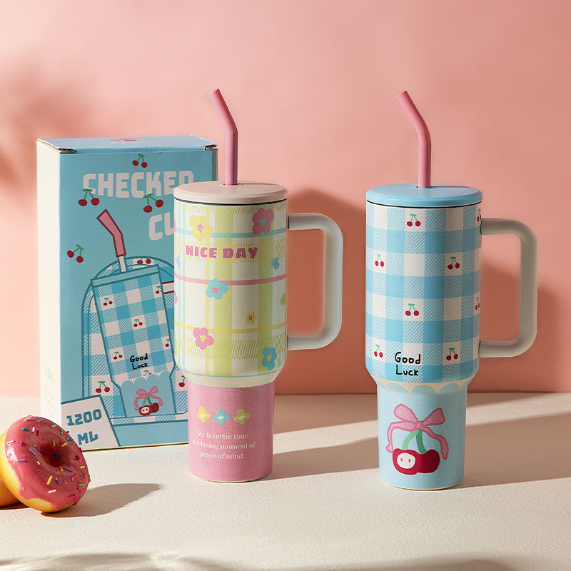 Copo Térmico 3D Hello Kitty 1200ml – Edição Cute Collection