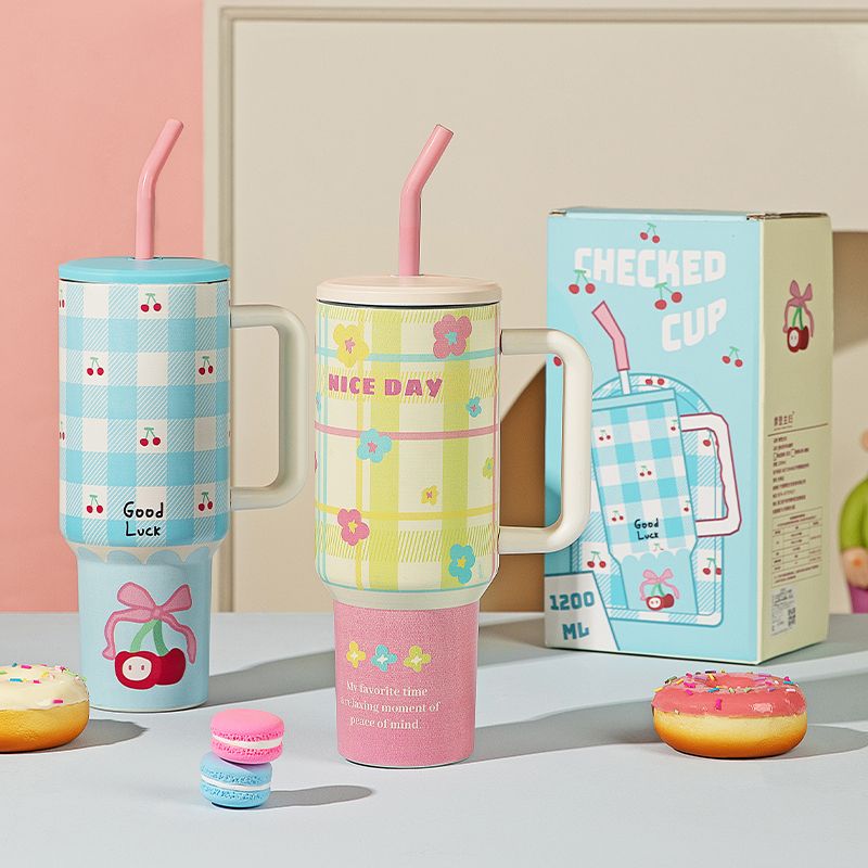Copo Térmico 3D Hello Kitty 1200ml – Edição Cute Collection