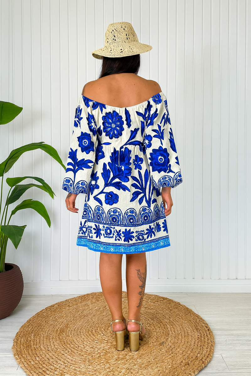 Vestido Farm Ombro a Ombro Manga Longa – Estampa Floral Azul e Branco